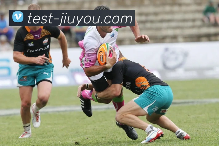 左脚足球运动员的独特魅力与技术分析如何影响比赛结果与球队表现